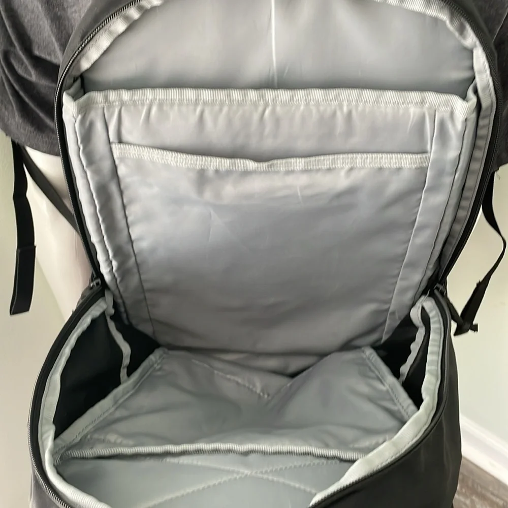 Thule Black Achiever Backpack